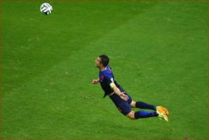 Nỗi đau cá nhân của Van Persie nằm ở những tổn thương